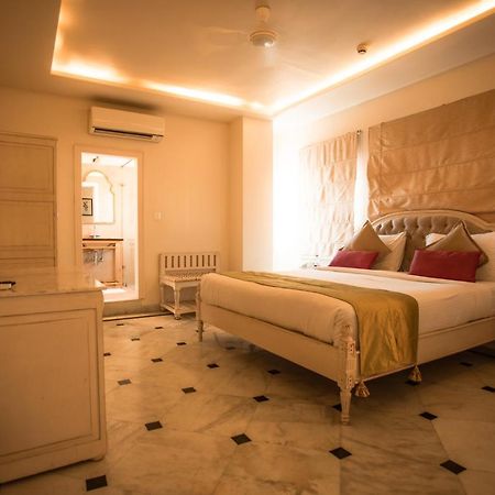 Hotel The Kehloor Udaipur Esterno foto