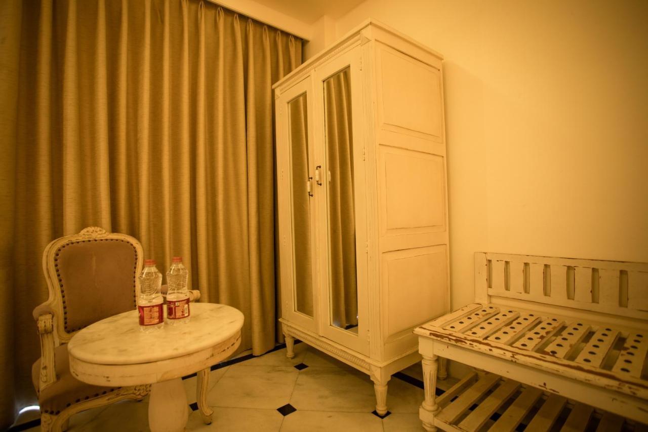Hotel The Kehloor Udaipur Esterno foto