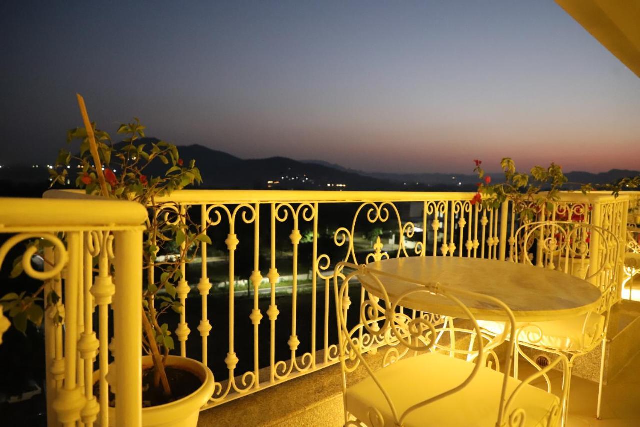 Hotel The Kehloor Udaipur Esterno foto