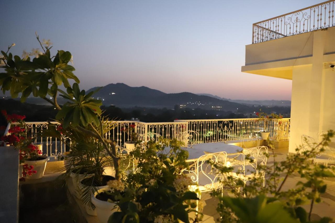 Hotel The Kehloor Udaipur Esterno foto